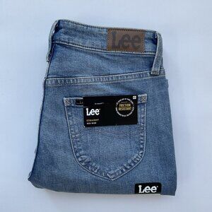 Lee Women’s Mid Rise Straight Leg Jeans Light Blue Size 2 M
